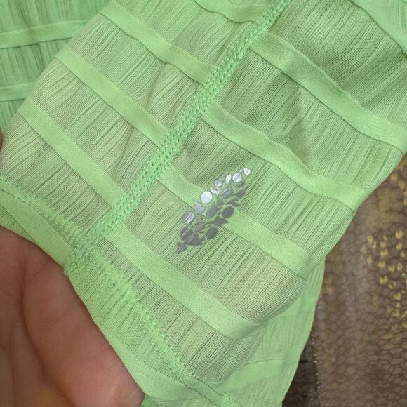 Free People Movement Bright Green Sheer Stripe Long Sleeve Crop Athletic Top Lar - Picture 4 of 8